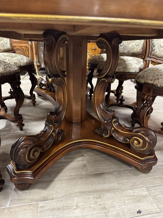 Sufragerie din lemn masiv cu sculpturi și picturi manuale!