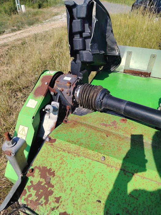Coasa frontala pe tractor 3. 2M deutz fahr