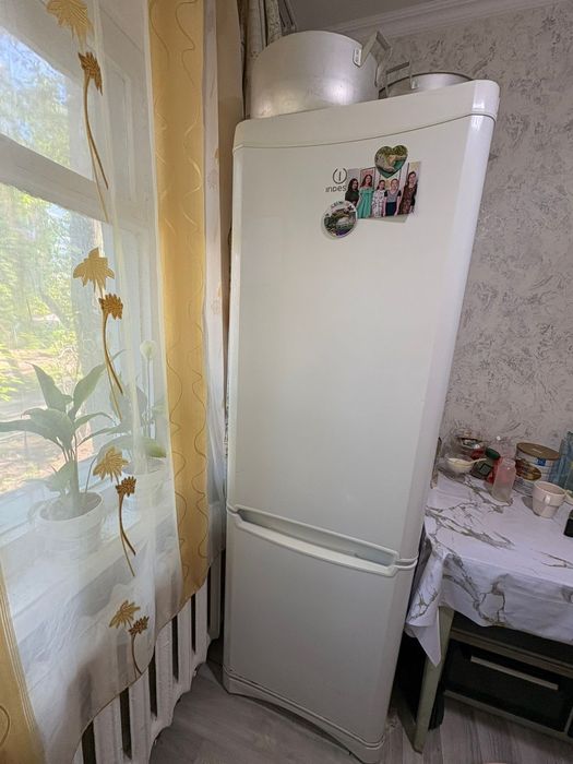 Продам холодильник