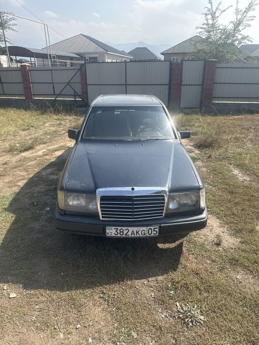 Продам машину мерседес Е-124