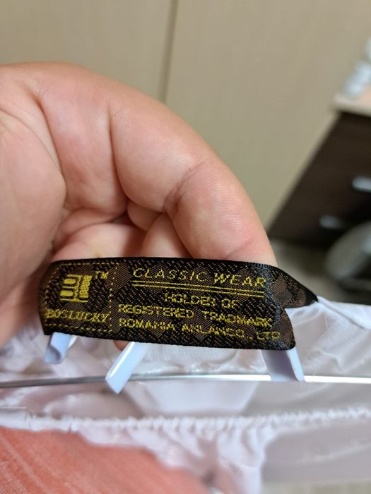 Bluza de damă scurtă