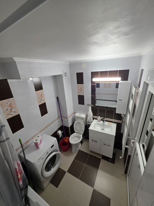 Inchiriez sau vând apartament la casa cu 4 camere 91 mp Valea Aurie