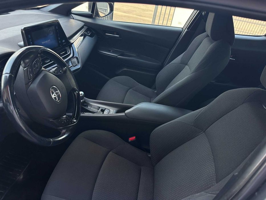 Toyota C-HR 2019 hybrid 129000 km accept variante/ rate/ buy back !