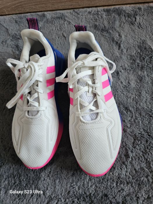 Дамски маратонки Adidas бели синьо и розово