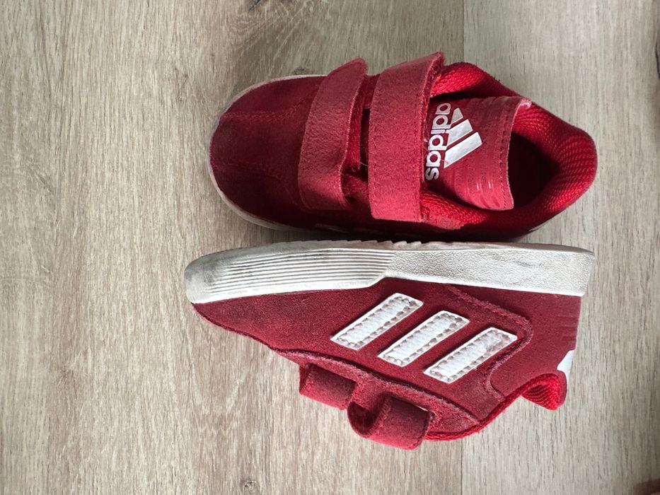 маратонки Adiddas/Nike/21/22 номер