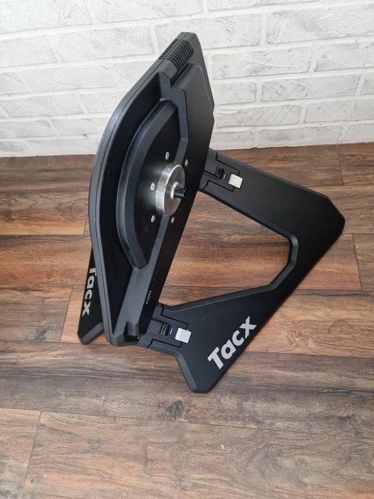 Велостанок Tacx NEO Smart