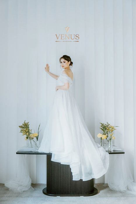 Свадебдные платья от Venus
