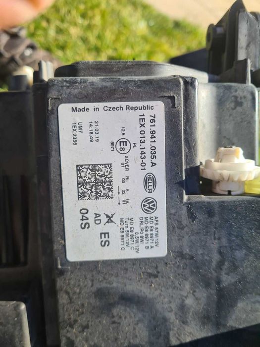 Преден ляв фар за Volkswagen Touareg след 2018г.