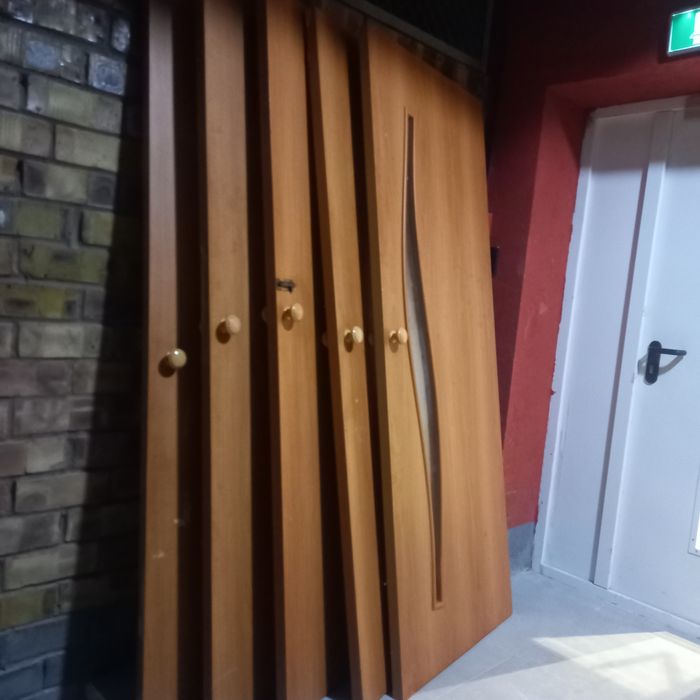 Продам двери деревянные межкомнатные