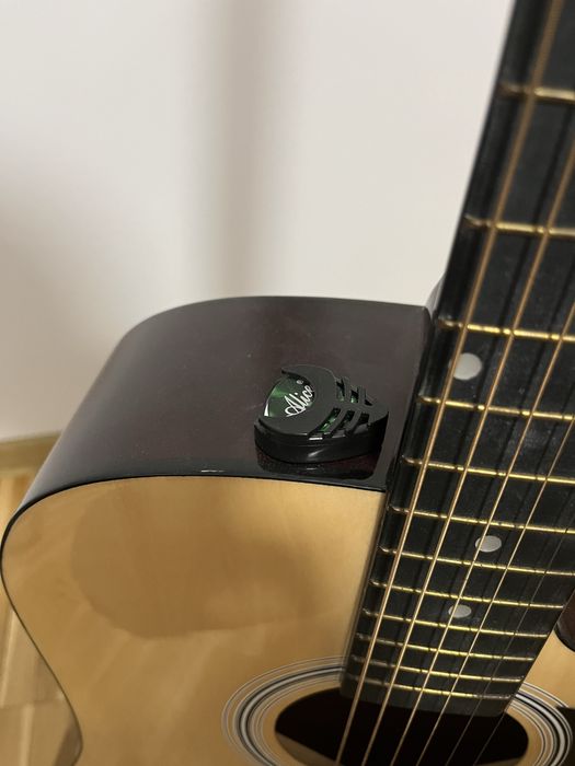 Комплект китара, кубе и аксесоари