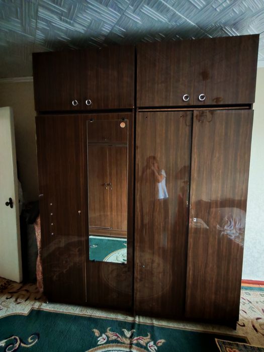 Продаю комнатные шкафы