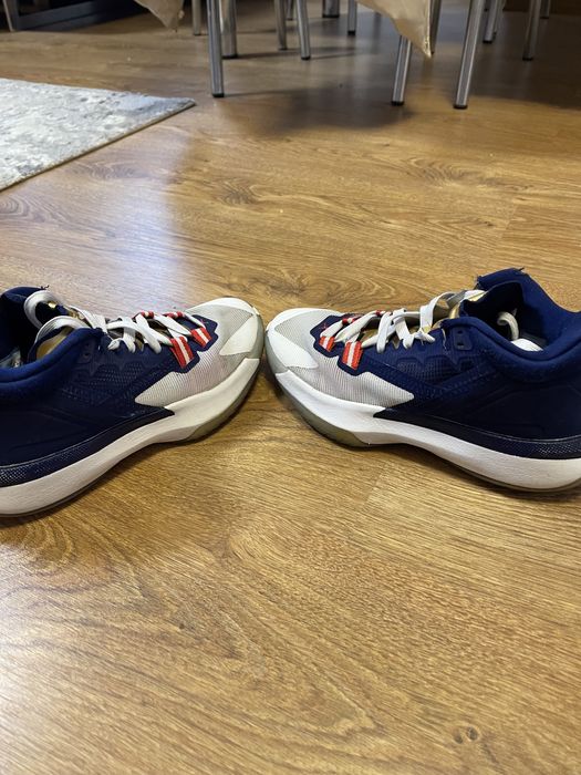 Vând jordan air zion 1