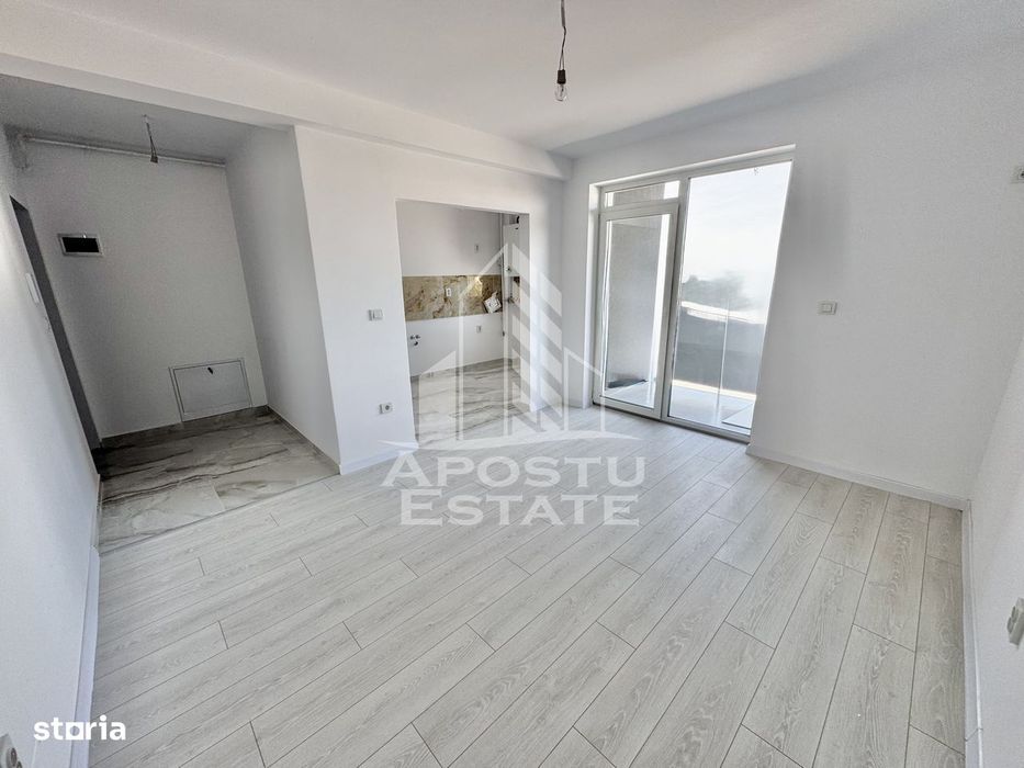 Apartament cu 2 camere, bucatarie separata disponibil imediat — fotografia 1