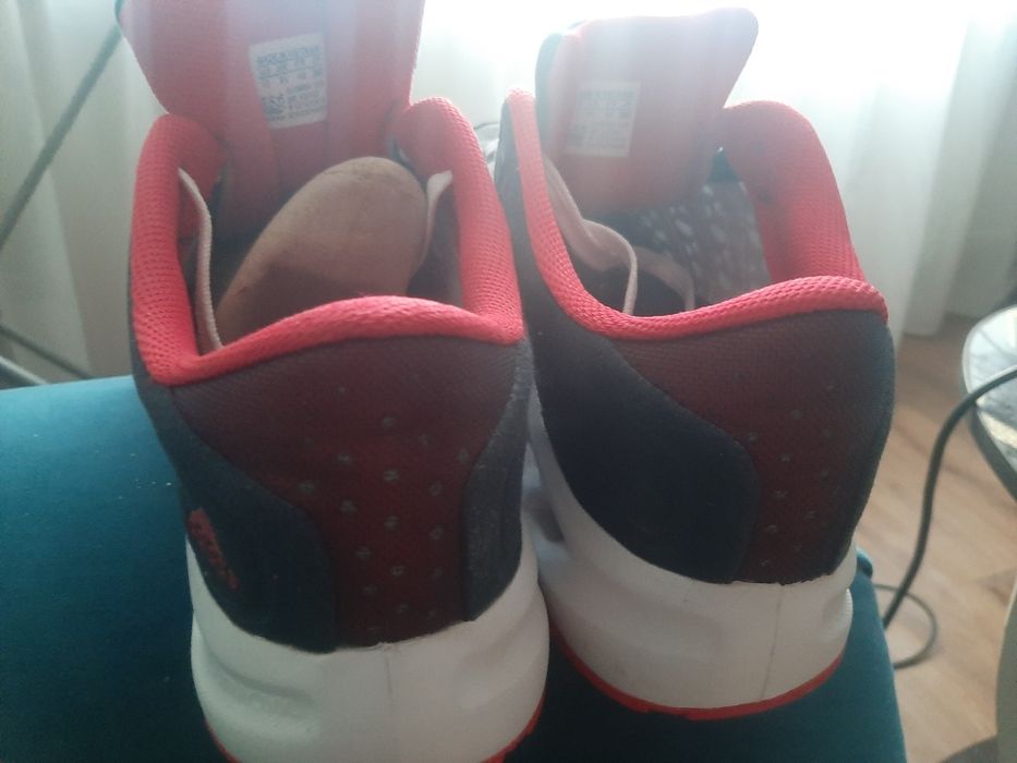 Кросовки лёгкие хорошего  качества