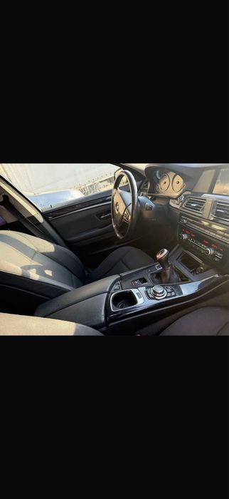 Bmw Seria 5 F10 520d 184 CP • 2011 • Manuală 6 trepte • Bi-Xenon