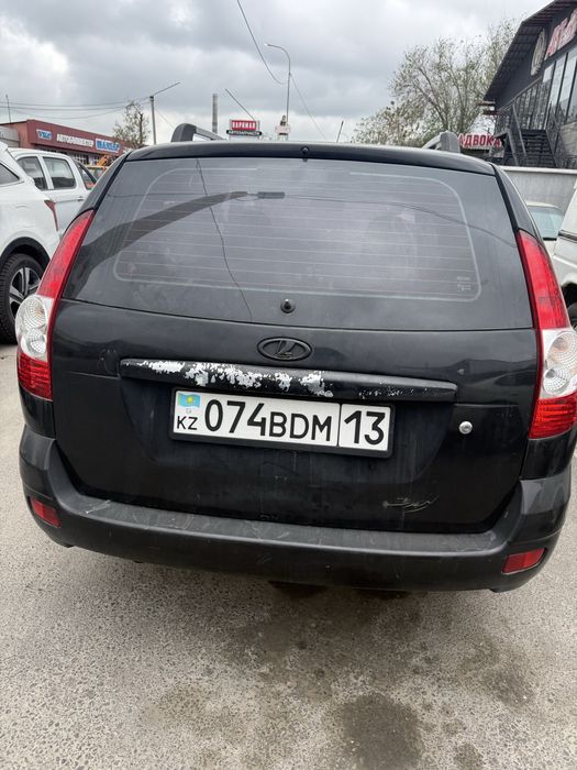 Lada Priora универсал 2013 года