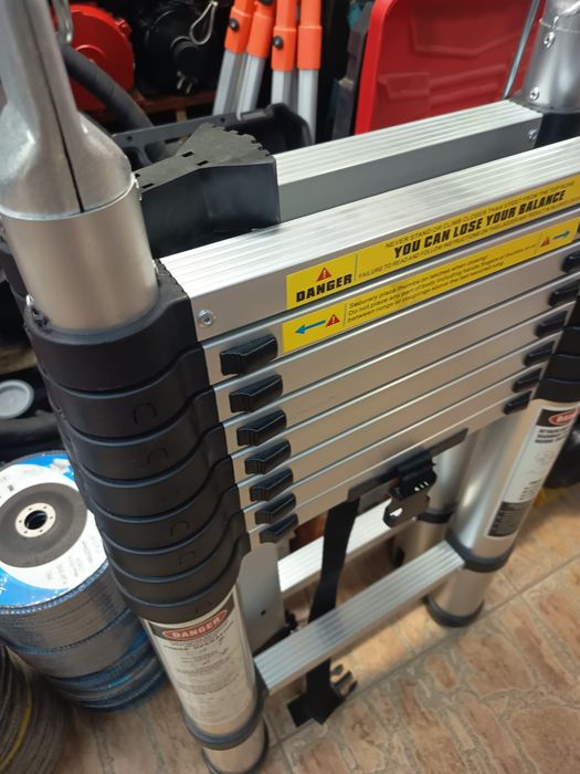 Scară profesională de aluminiu.