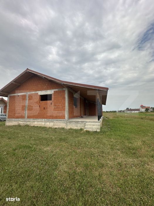 Casa la rosu 3 camere, 142 mp, 592 mp, teren, zona Cionchesti