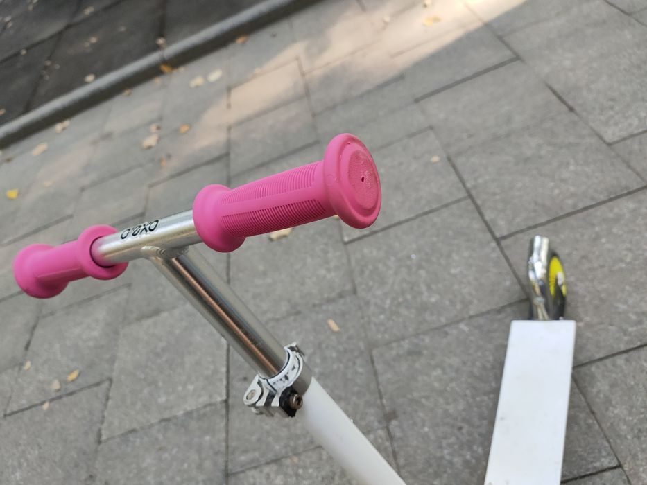 Vând trotineta Decathlon Oxelo Scooter Play 3 White