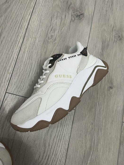 Guess micola white