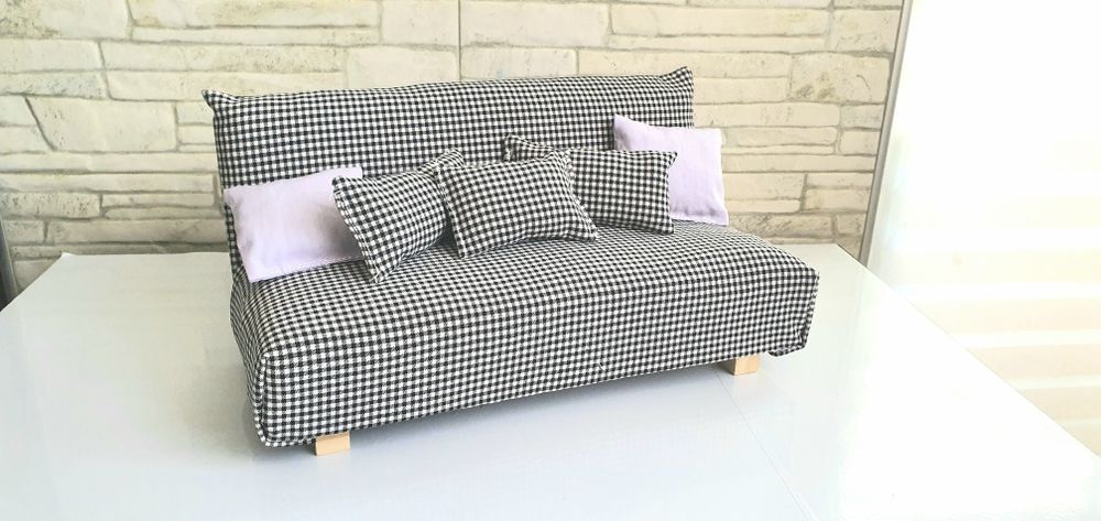 Мини диван за кукла Барби ръчна изработка