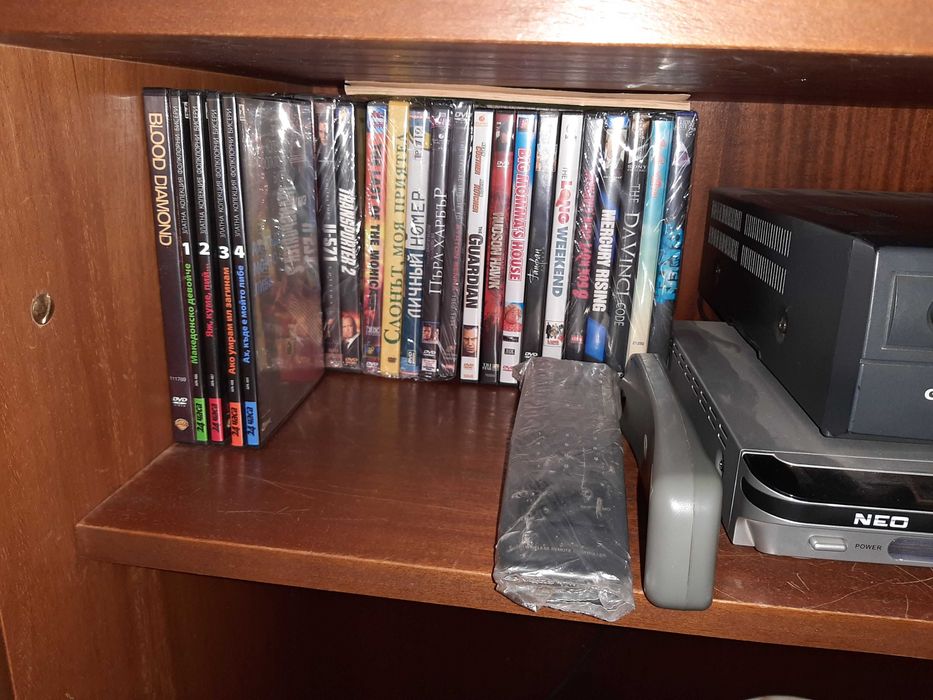 DVD плейър NEO дискове видео касети