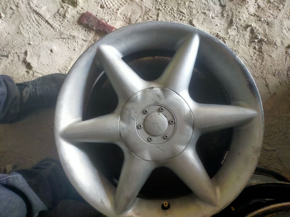 Титан сатылады мерс.