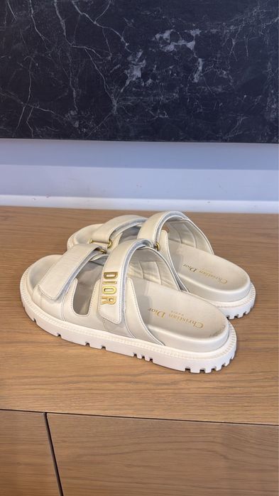 Продам сандали оригинальные Dior