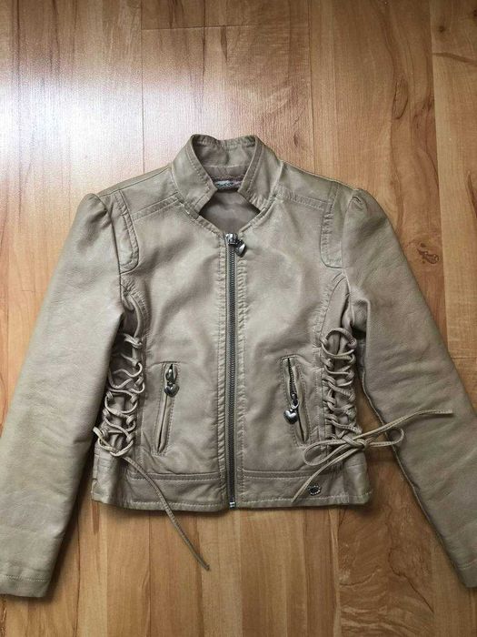 Кожаная куртка на девочку