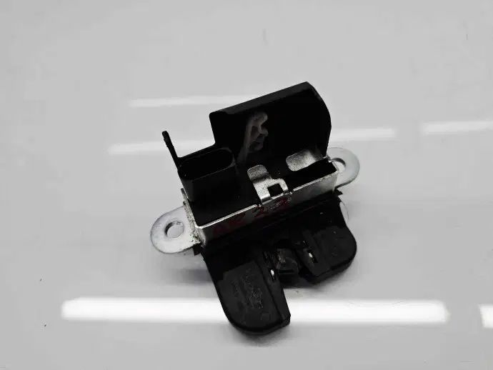 Emblemă switch deschidere haion vw golf 6 și broasca cadou
