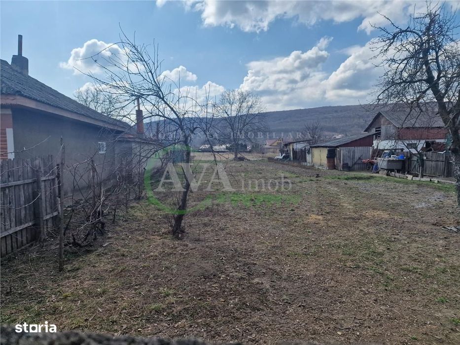Teren intravilan 2000 mp, deschidere 15,8 ml, zona Hemeius
