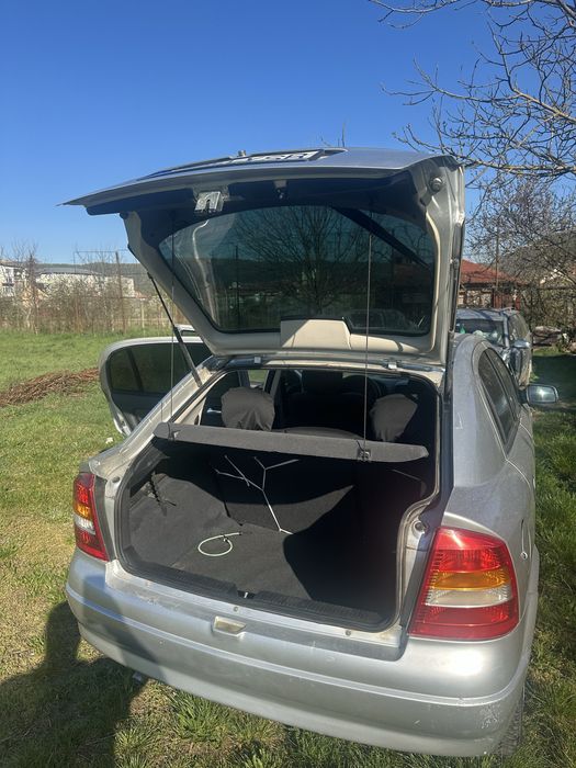 Inchiriez masina Opel Astra 1.4 benzina