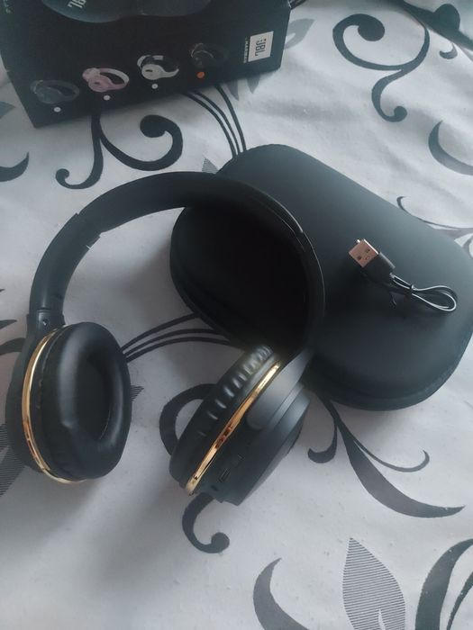 Наушники jbl новый