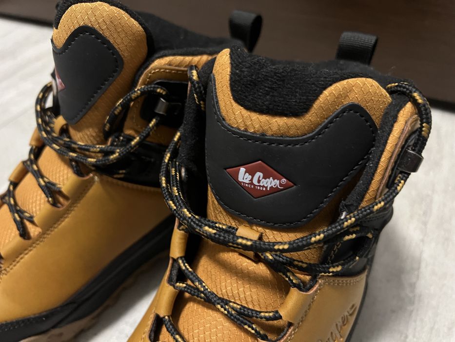 Обувки Lee Cooper - чисто нови