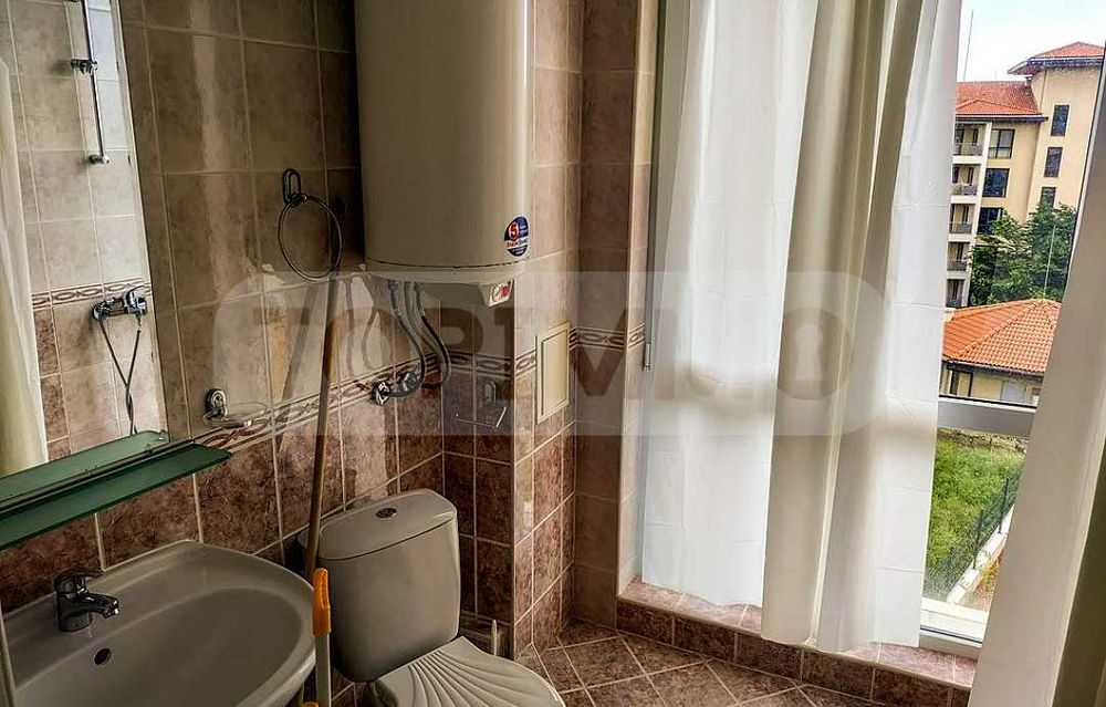 Двустаен апартамент с уникална морска гледка в град Бяла