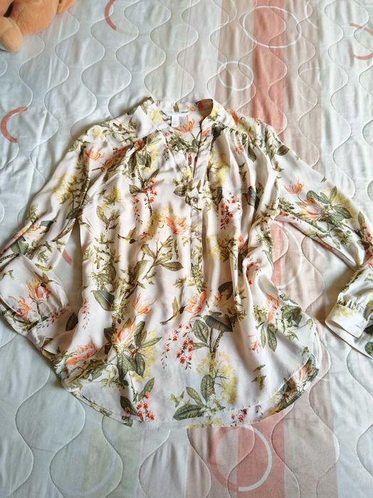 Дамска риза на цветя