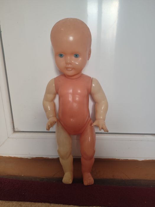 Vând Păpușa bebe