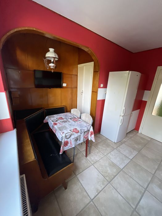 Se inchiriaza apartament cu 3 camere