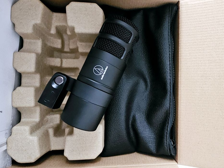 NOU Microfon Audio Tehnică