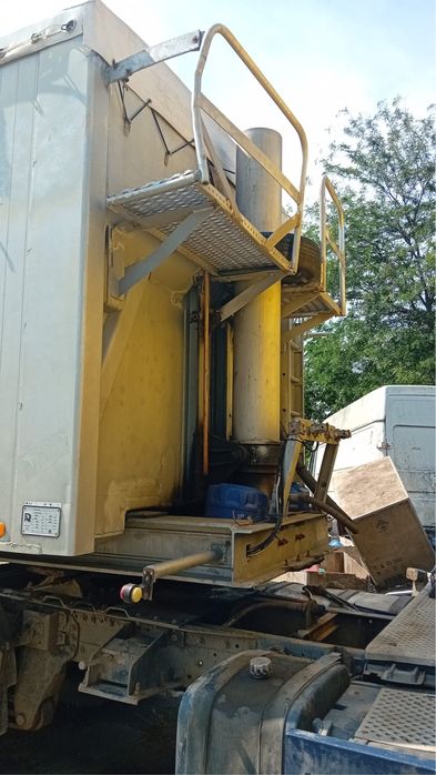 Vând ansamblu Renault Magnum + semiremorcă cereale 65 m³ - Gata de lucru