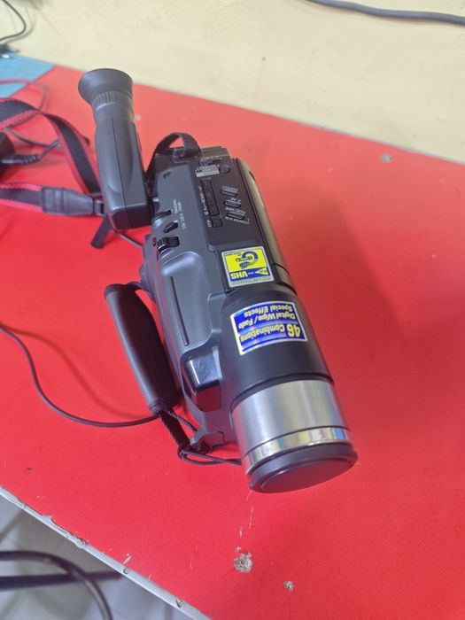 Видеокамера JVC GR-FX12A