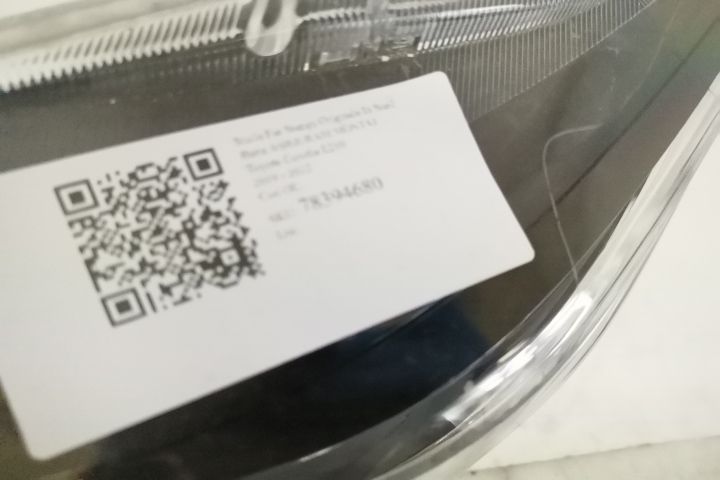 Оригинално ляво предно стъкло на фар В добро състояние ОСИГУРЯВАМЕ МОН