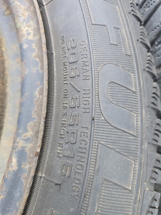Set 4 anvelope/cauciuc/roti 205/55R16 (iarna) ca si noi