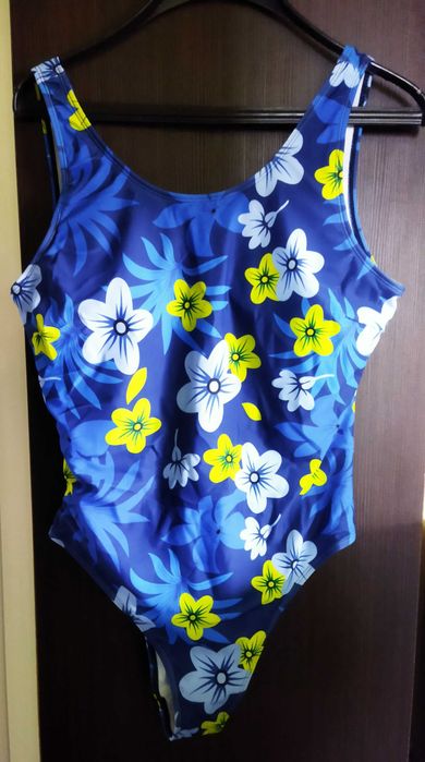 Бански костюм цял