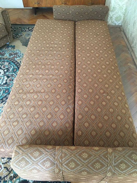 Холна гарнитура - разтегателен диван с тре места и 2 фотьойла