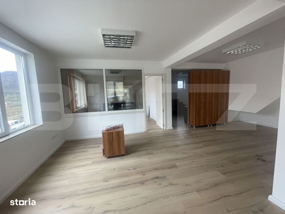 Spatiu comercial de vanzare / birouri de inchiriat – Nasaud, zona cu