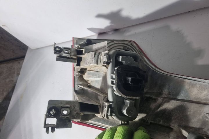 Lampa / Tripla stop dreapta pe aripa Citroen C4 Picasso prima generat