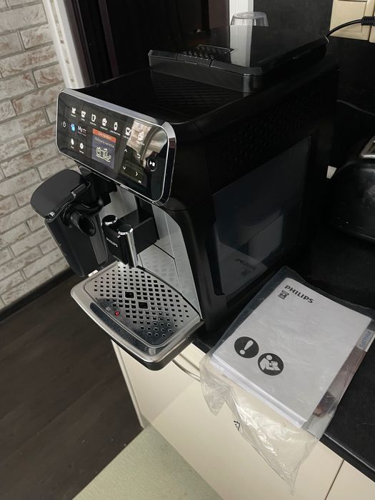 Кафемашина Philips EP4346 LatteGo
