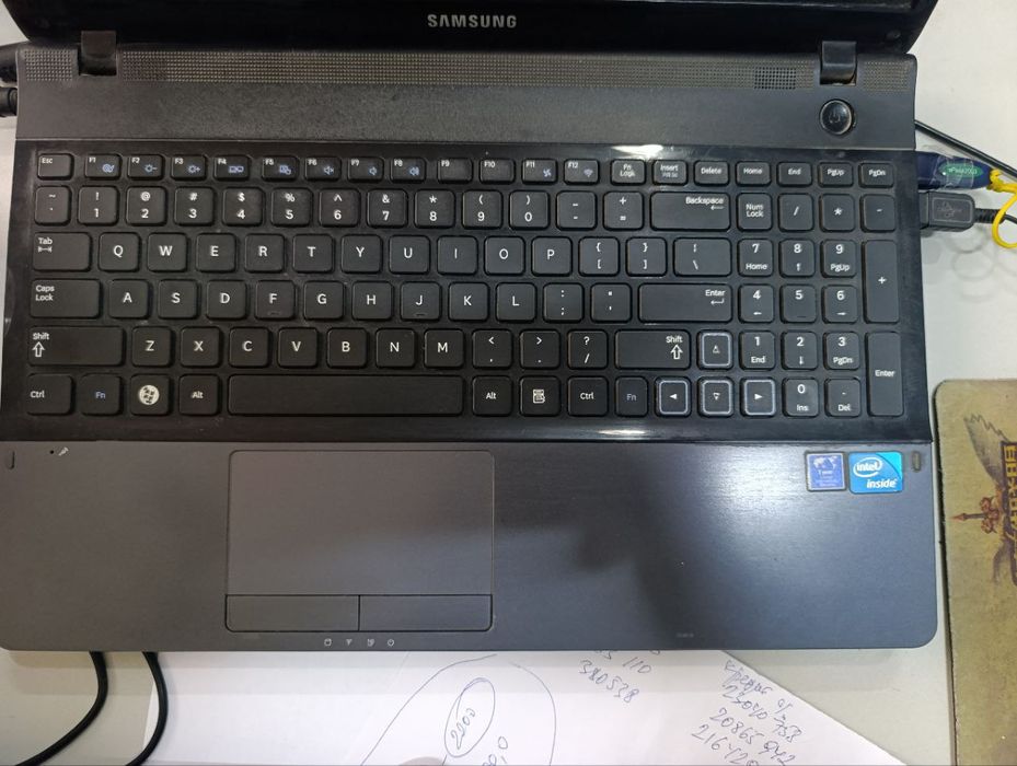 Samsung Noutbuk sotiladi