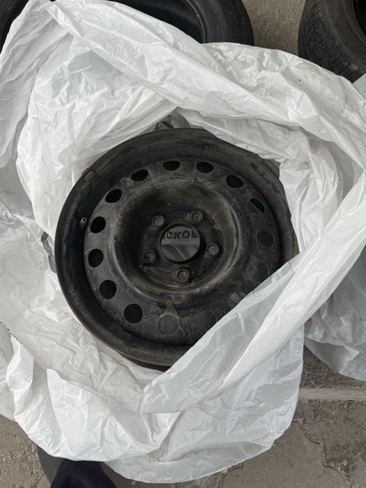 Продам штампы с колпаками r15